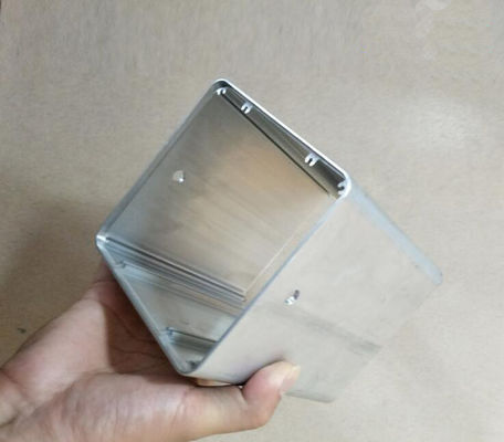 超薄いラップトップ包装ハウジングの貝のアルミ合金のプロフィール